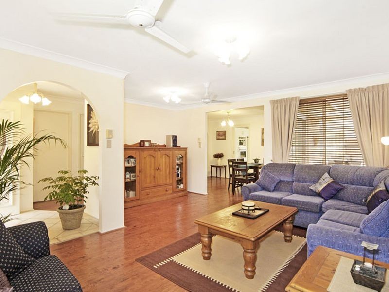 4 Wendie  Close, Tumbi Umbi NSW 2261