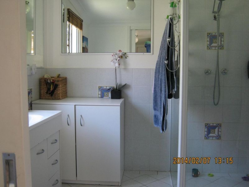 15 Armstrong  Avenue, Killarney Vale NSW 2261