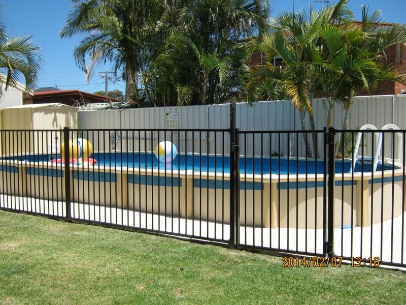 15 Armstrong  Avenue, Killarney Vale NSW 2261