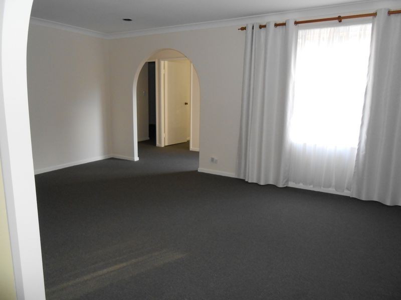 6 Debra Anne Close, Bateau Bay NSW 2261