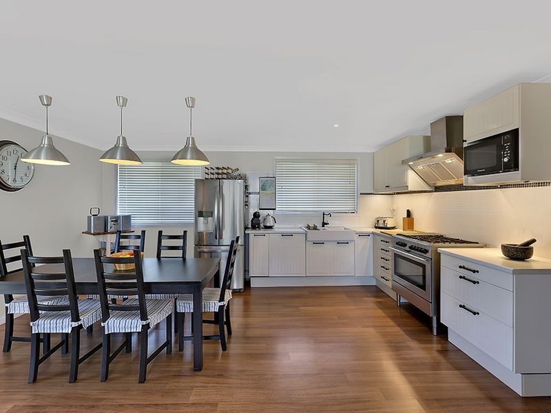 8 East Street, Killarney Vale NSW 2261