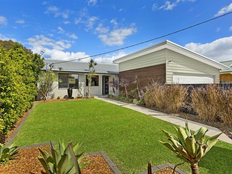 13 Kathleen White Crescent, Killarney Vale NSW 2261