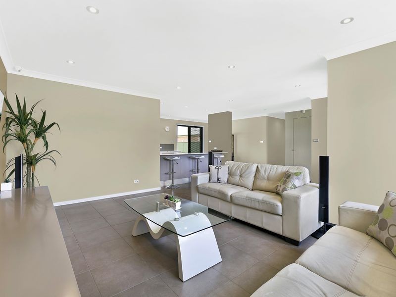 13 Kathleen White Crescent, Killarney Vale NSW 2261