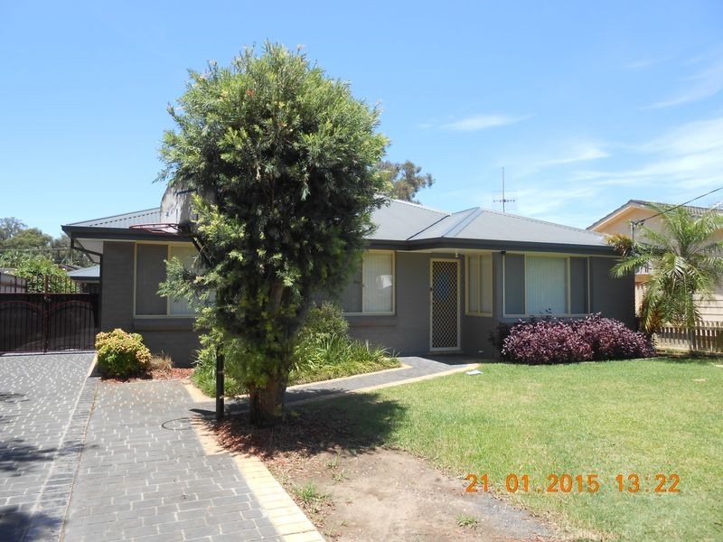 21 Kerry Crescent, Berkeley Vale NSW 2261