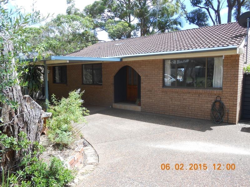5 Roger Crescent, Berkeley Vale NSW 2261
