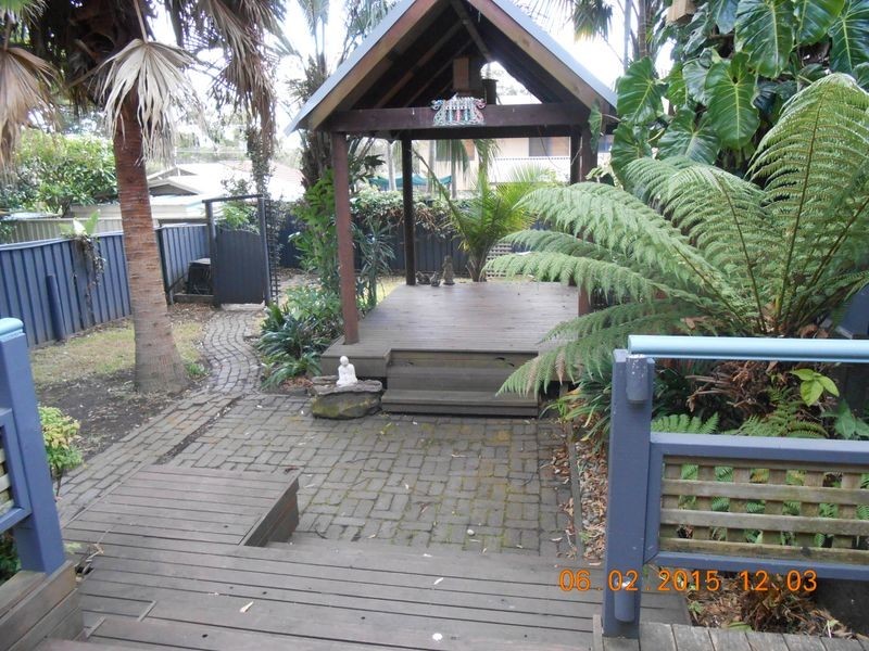5 Roger Crescent, Berkeley Vale NSW 2261