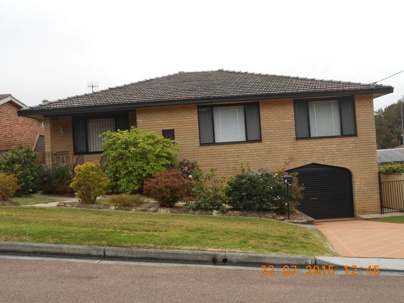 1 Belford Avenue, Bateau Bay NSW 2261