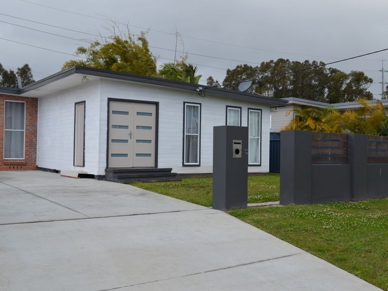40 Kathleen White Crescent, Killarney Vale NSW 2261