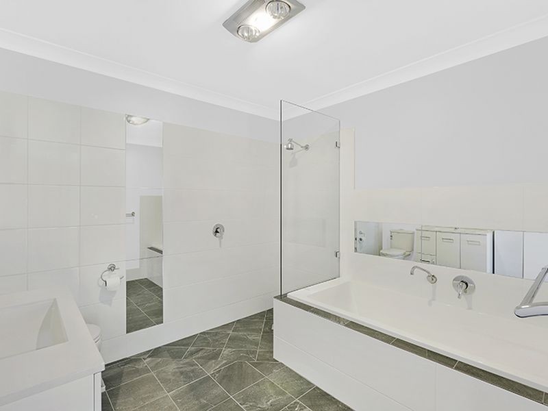 34 Platypus Road, Berkeley Vale NSW 2261