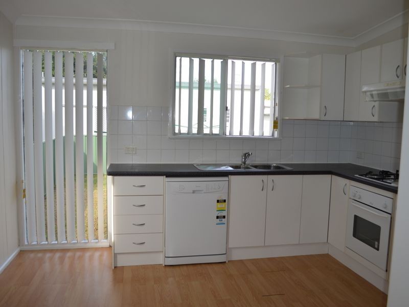 64 Kingsford Smith Drive, Berkeley Vale NSW 2261