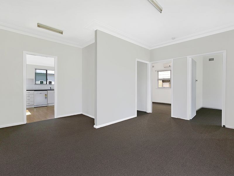 64 Kingsford Smith Drive, Berkeley Vale NSW 2261