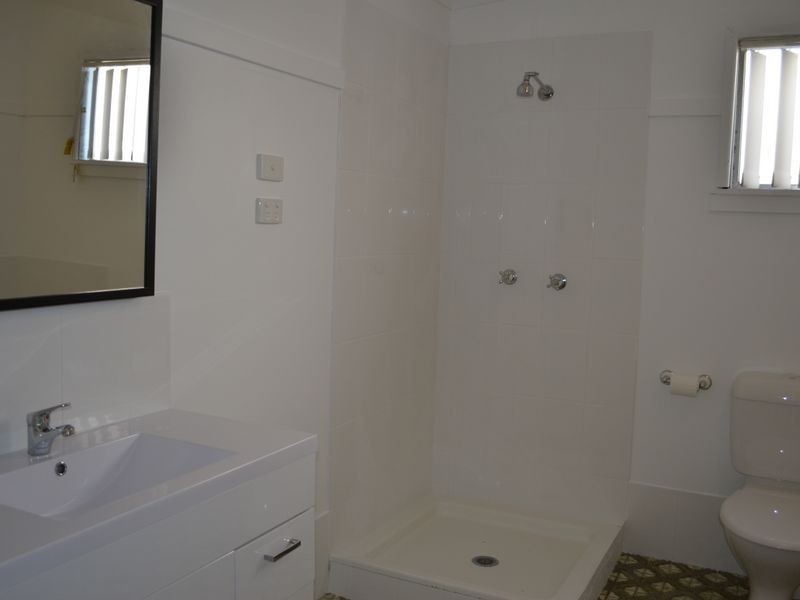 64 Kingsford Smith Drive, Berkeley Vale NSW 2261