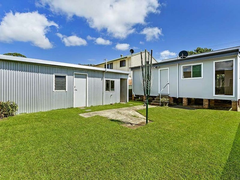 64 Kingsford Smith Drive, Berkeley Vale NSW 2261