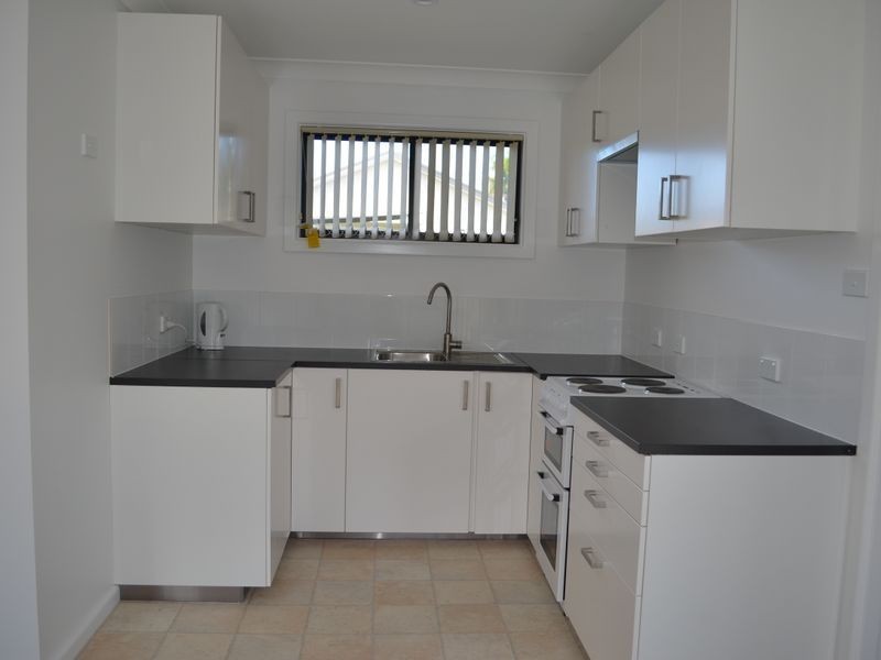 35A Kathleen White Crescent, Killarney Vale NSW 2261