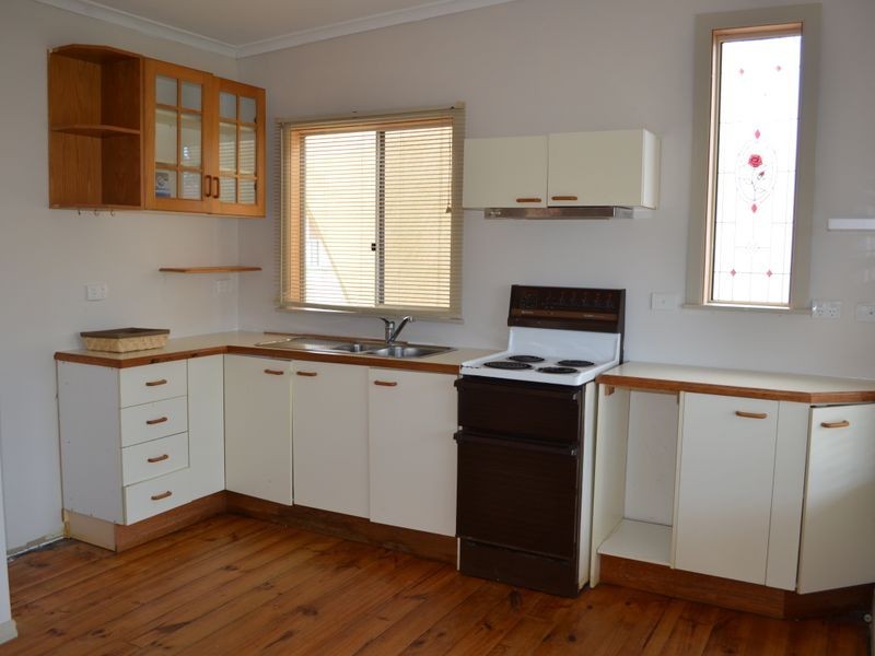 55 Robertson Rd, Killarney Vale NSW 2261