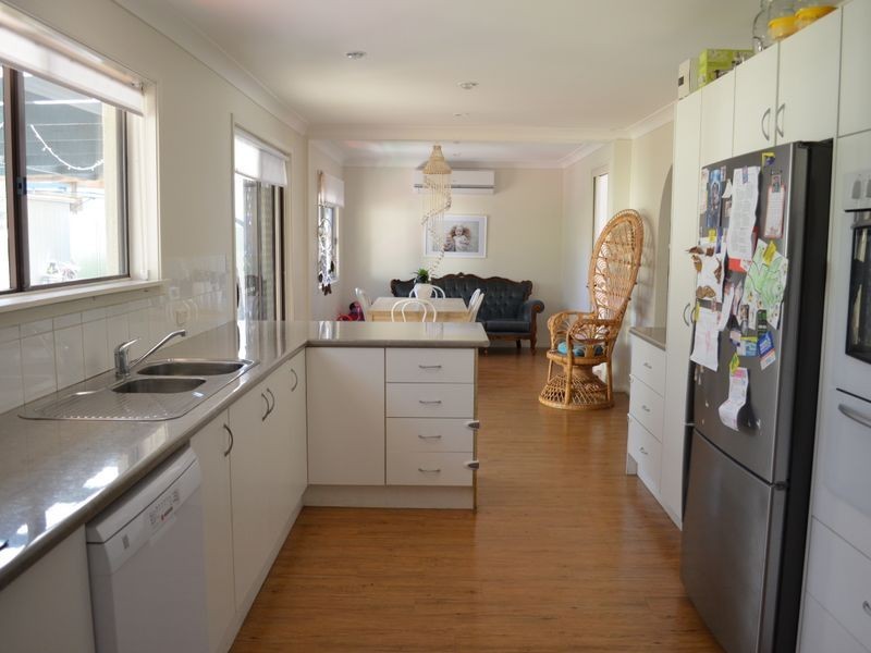 75 Brooke Avenue, Killarney Vale NSW 2261