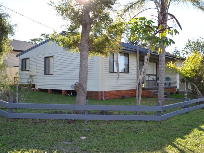 1 East Street, Killarney Vale NSW 2261
