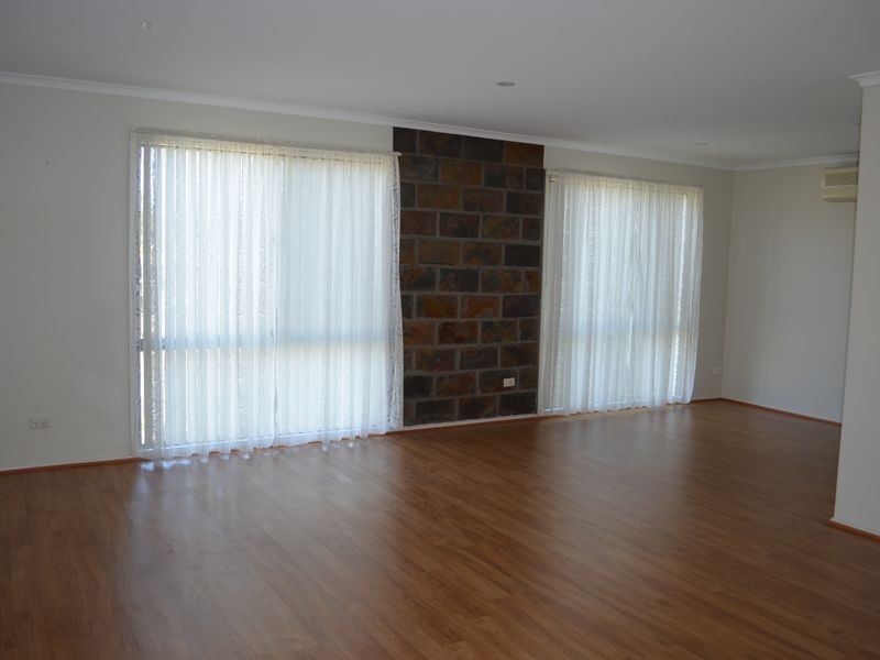 1 Pindarri Ave, Berkeley Vale NSW 2261