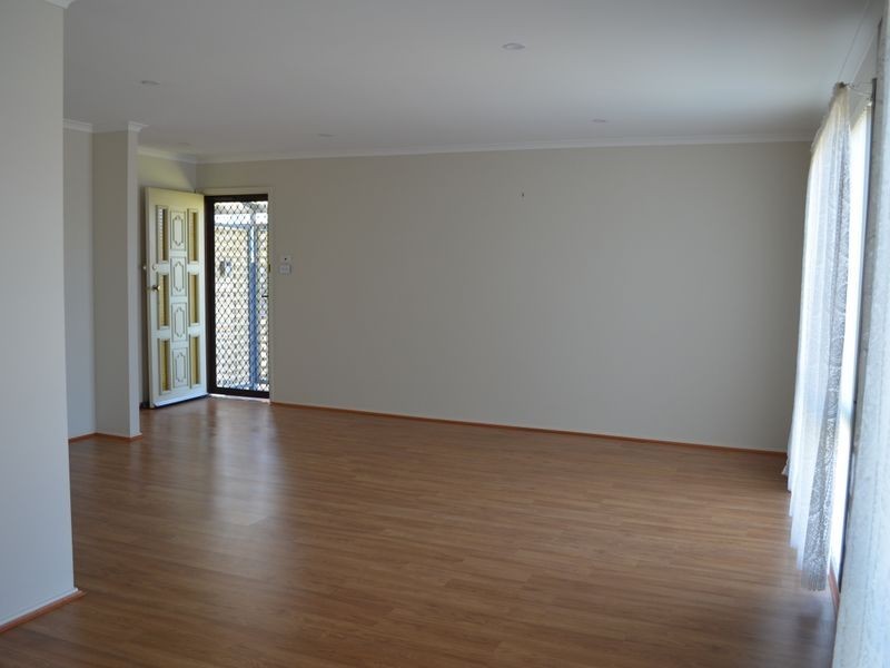 1 Pindarri Ave, Berkeley Vale NSW 2261