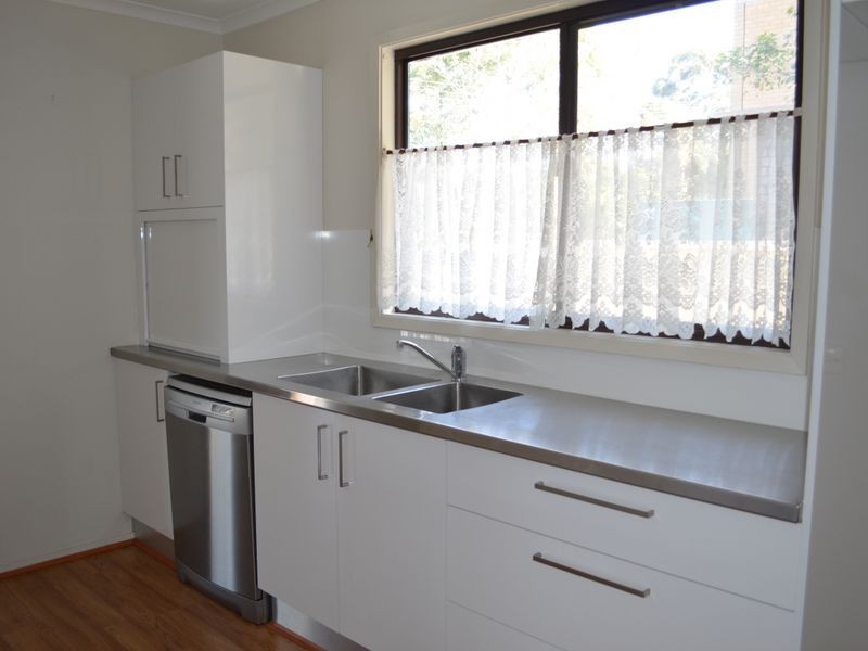 1 Pindarri Ave, Berkeley Vale NSW 2261