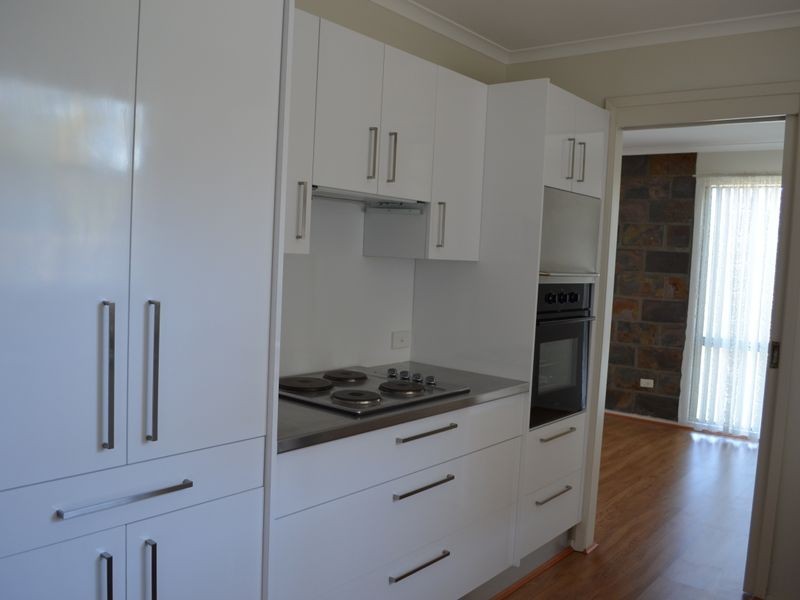 1 Pindarri Ave, Berkeley Vale NSW 2261