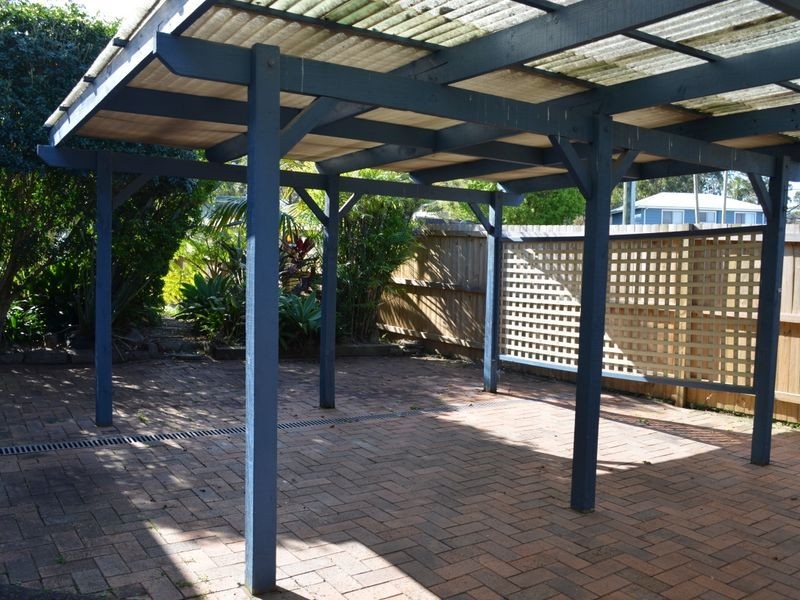 1 Pindarri Ave, Berkeley Vale NSW 2261