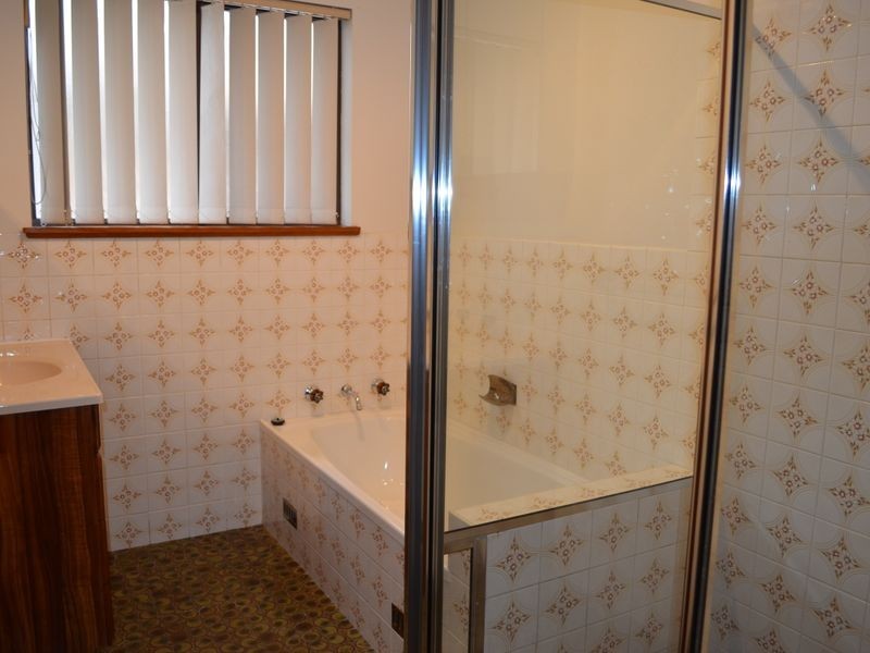 1 Wirigi Street, Berkeley Vale NSW 2261