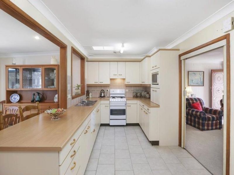 8 Cook Road, Killarney Vale NSW 2261