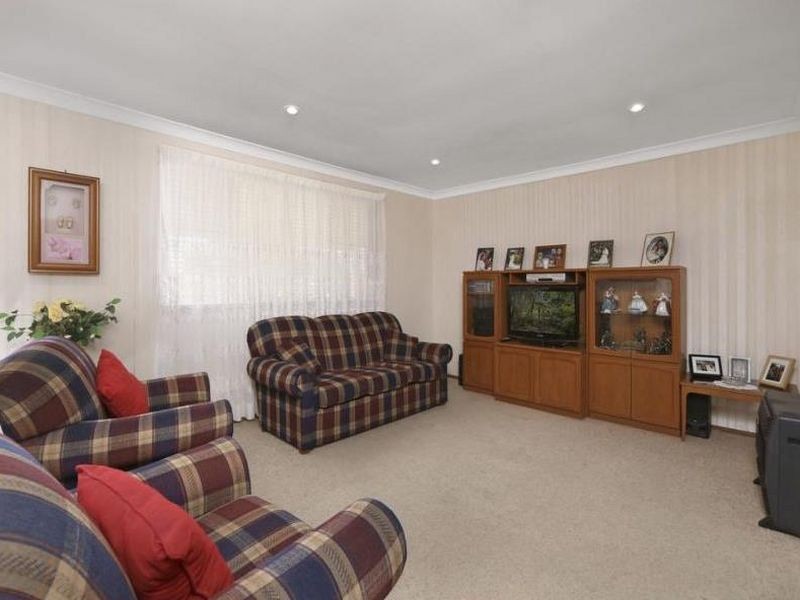 8 Cook Road, Killarney Vale NSW 2261
