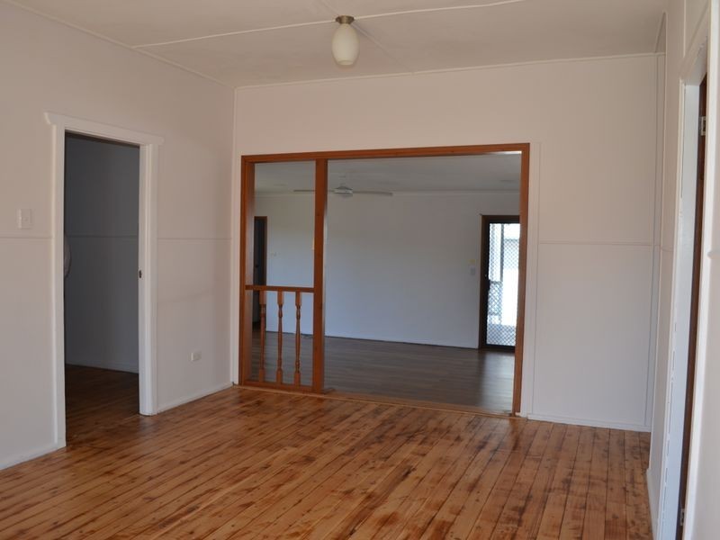 44 Dampier Blvde, Killarney Vale NSW 2261