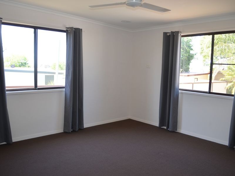 44 Dampier Blvde, Killarney Vale NSW 2261