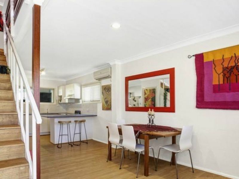 18 Hinemoa Ave, Killarney Vale NSW 2261