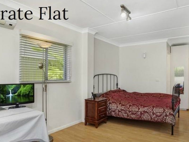 18 Hinemoa Ave, Killarney Vale NSW 2261