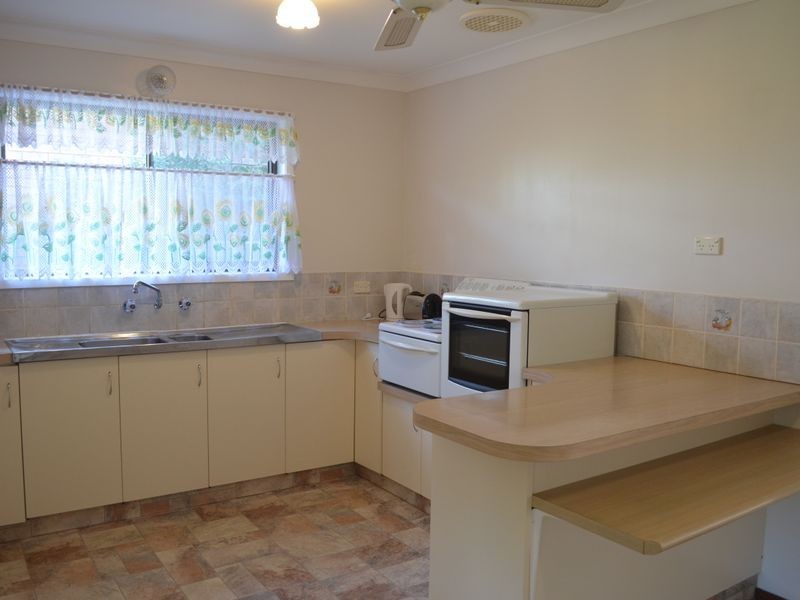 45 Dampier Blvde, Killarney Vale NSW 2261