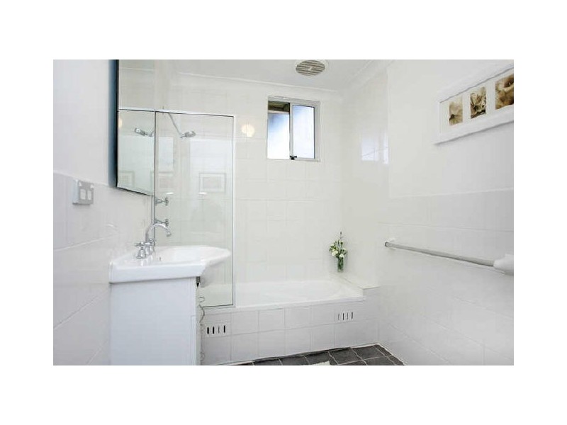 23 Laguna Pde, Berkeley Vale NSW 2261