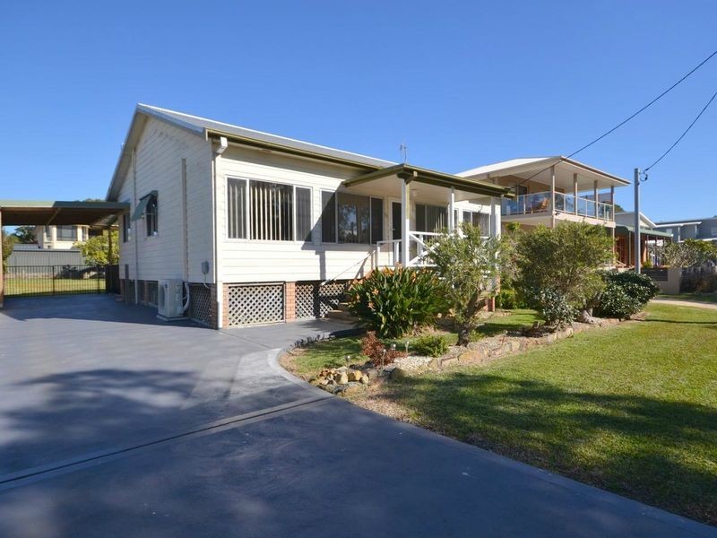 60 Lucinda Ave, Killarney Vale NSW 2261