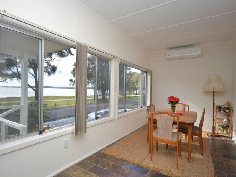 60 Lucinda Ave, Killarney Vale NSW 2261