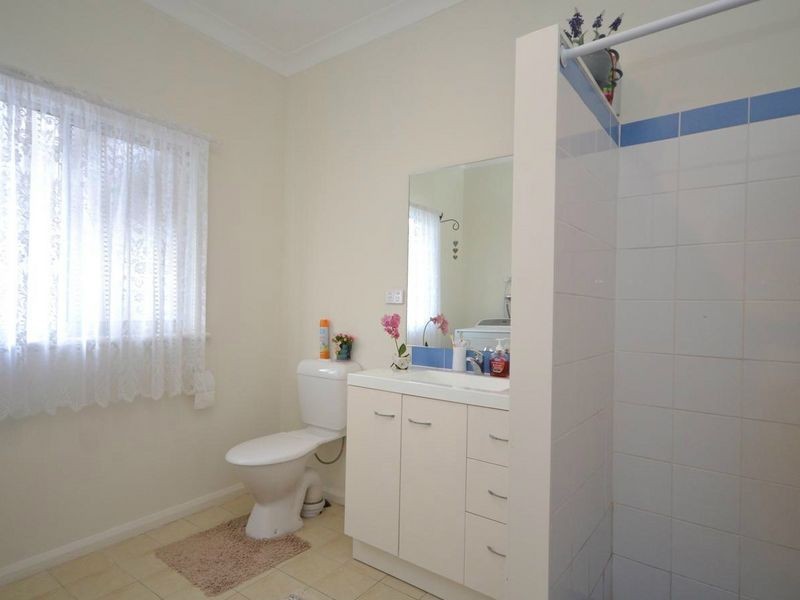 60 Lucinda Ave, Killarney Vale NSW 2261