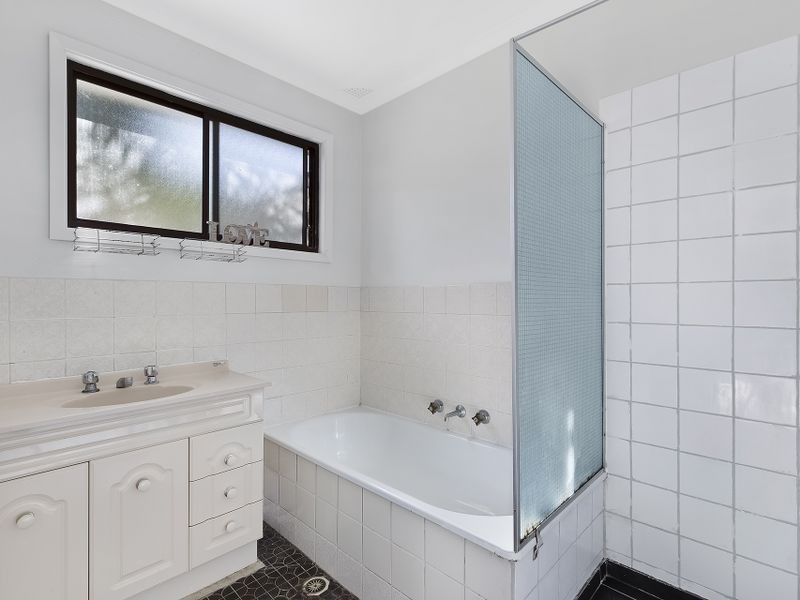 5 Warrina Street, Wamberal NSW 2260