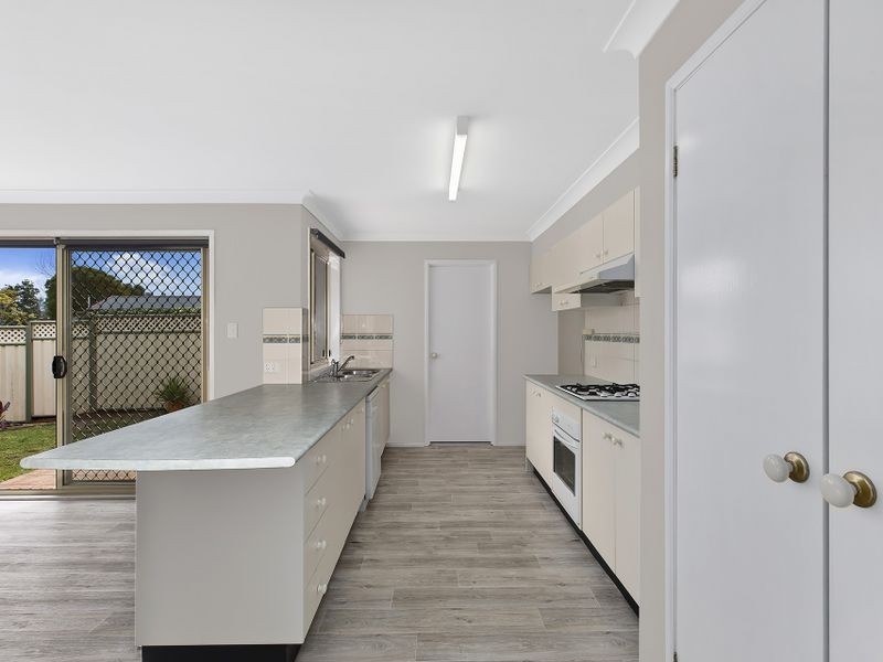 25 Carlyon Street, Killarney Vale NSW 2261