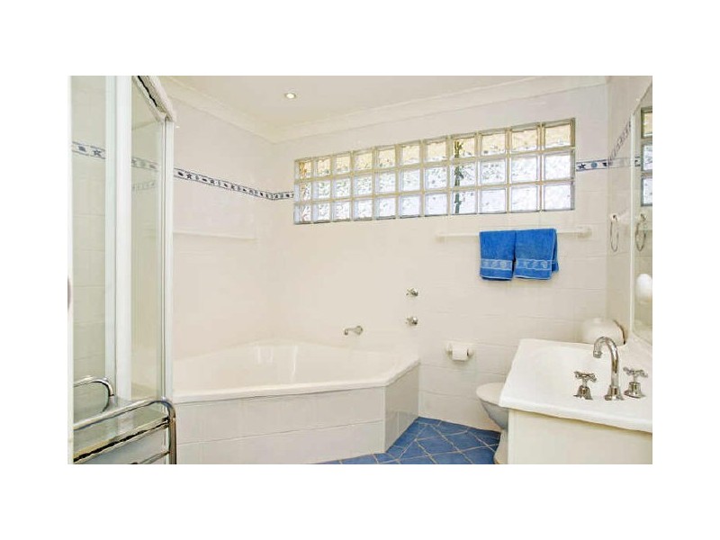 Bateau Bay NSW 2261