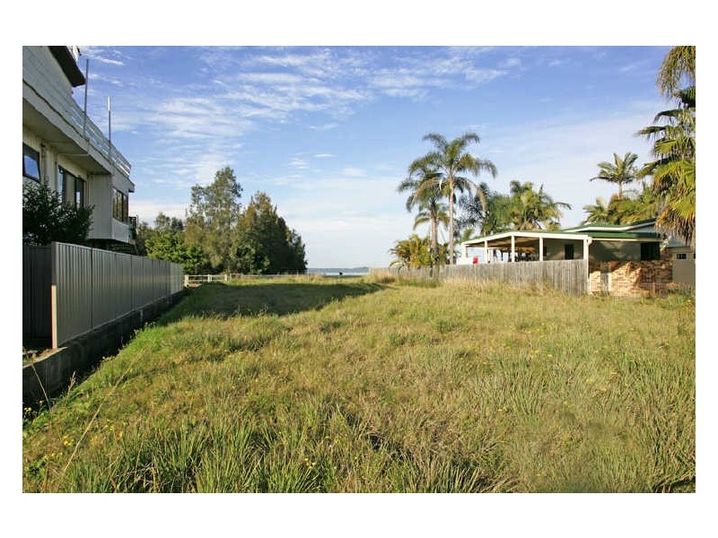 309 Lakedge Avenue, Berkeley Vale NSW 2261