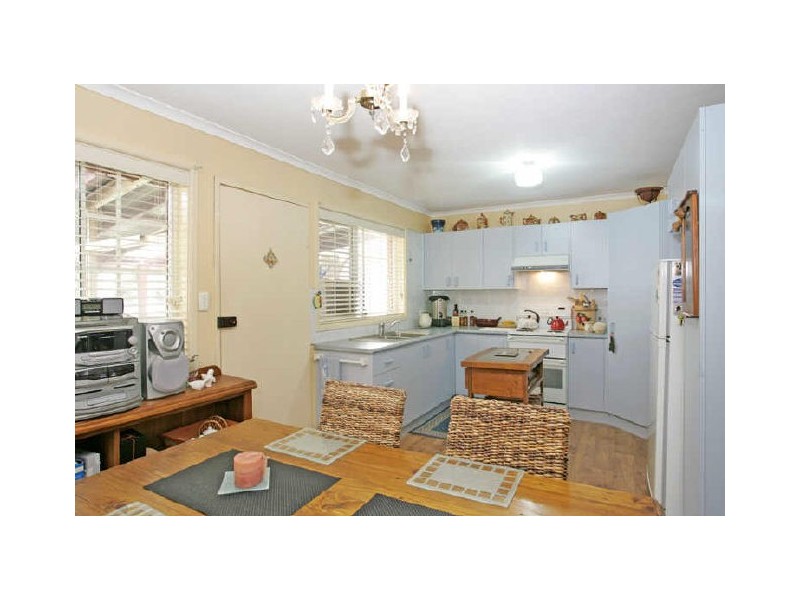 68 Kerry Cresent, Berkeley Vale NSW 2261