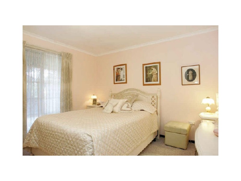68 Kerry Cresent, Berkeley Vale NSW 2261