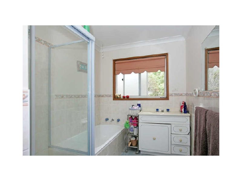 35 Wyong Road, Berkeley Vale NSW 2261