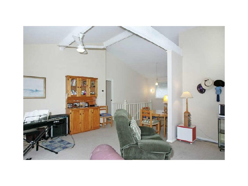 383 Lakedge Ave, Berkeley Vale NSW 2261