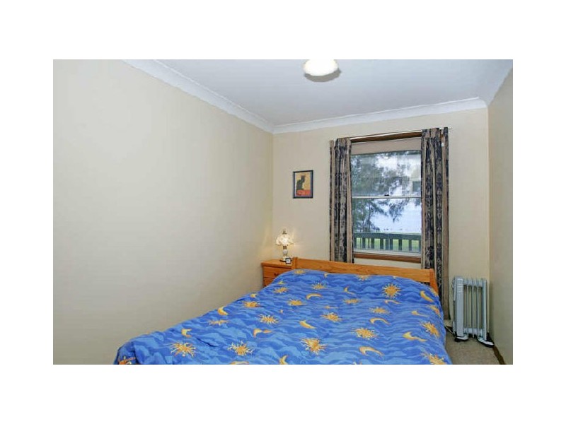 383 Lakedge Ave, Berkeley Vale NSW 2261