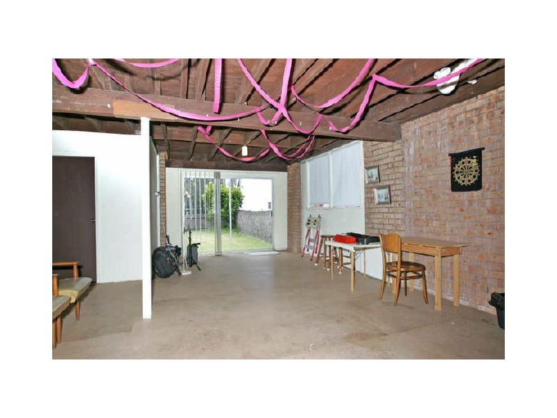 383 Lakedge Ave, Berkeley Vale NSW 2261