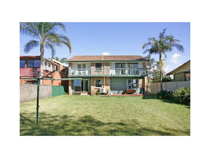 383 Lakedge Ave, Berkeley Vale NSW 2261