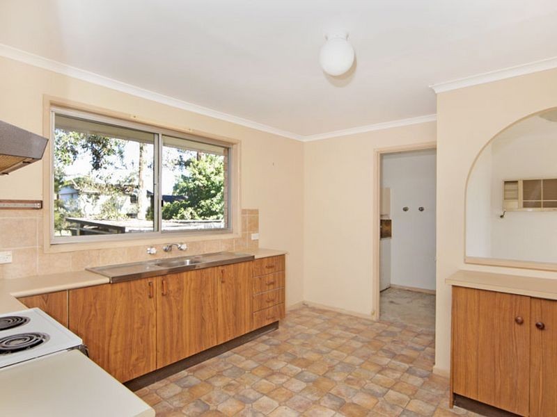 18 Grevillea Crescent, Berkeley Vale NSW 2261